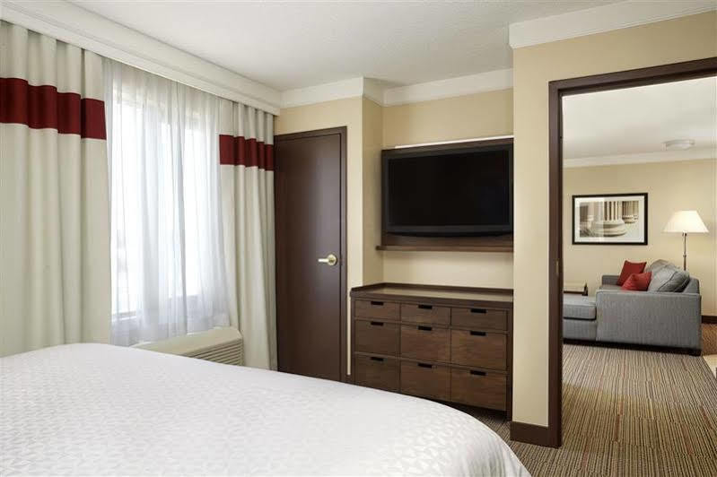 Four Points By Sheraton Kitchener-Waterloo Exterior foto